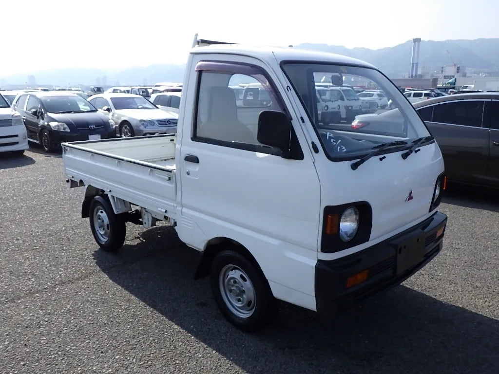 Kei Truck Buyer's Guide: 1990-1996 Mitsubishi Minicab Mini Truck