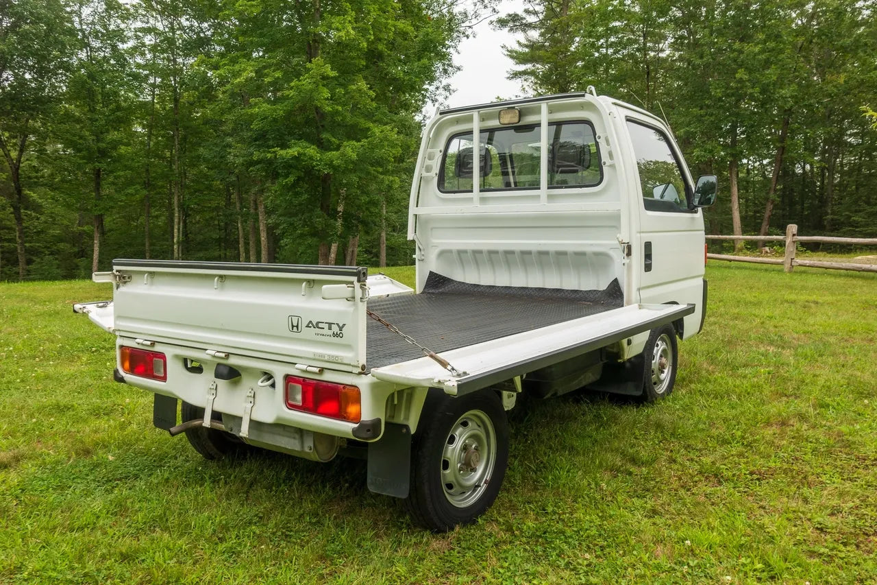 Navigating the World of Mini Truck Imports: Choose Right.